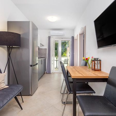 Divine Apartments Baska  Ngoại thất bức ảnh