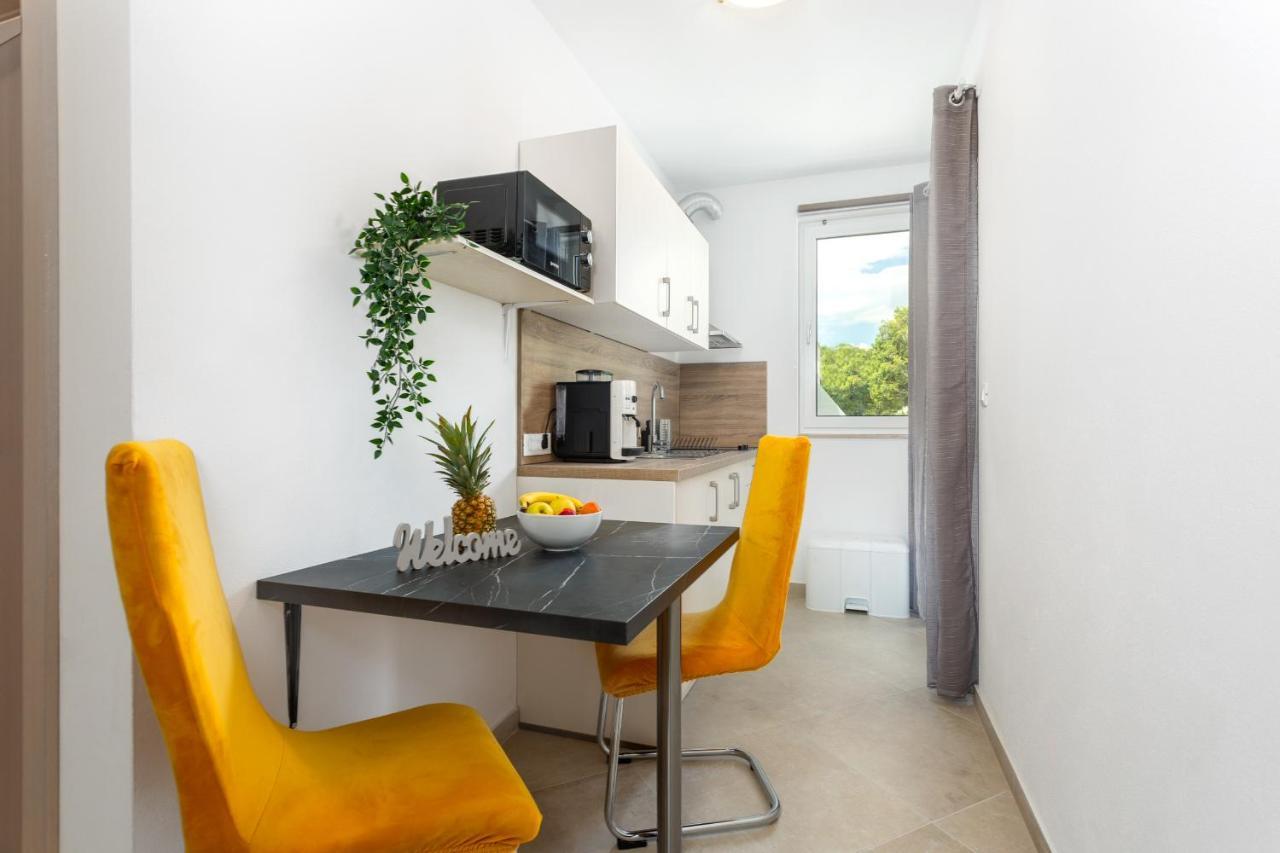 Divine Apartments Baska  Ngoại thất bức ảnh
