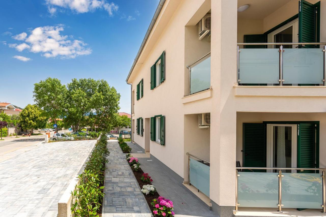 Divine Apartments Baska  Ngoại thất bức ảnh