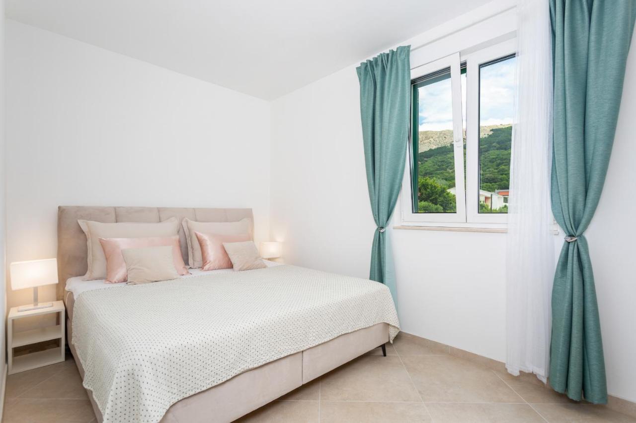 Divine Apartments Baska  Ngoại thất bức ảnh