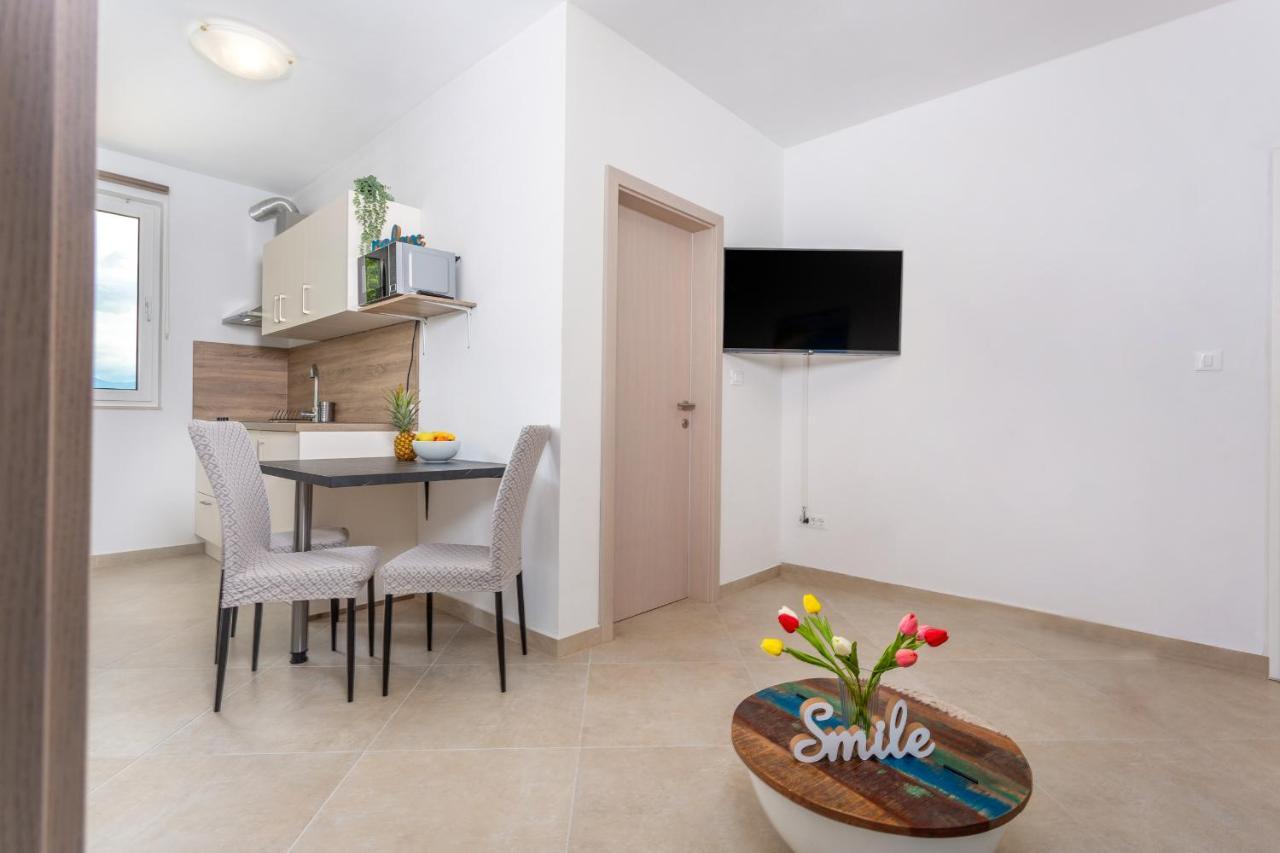 Divine Apartments Baska  Ngoại thất bức ảnh
