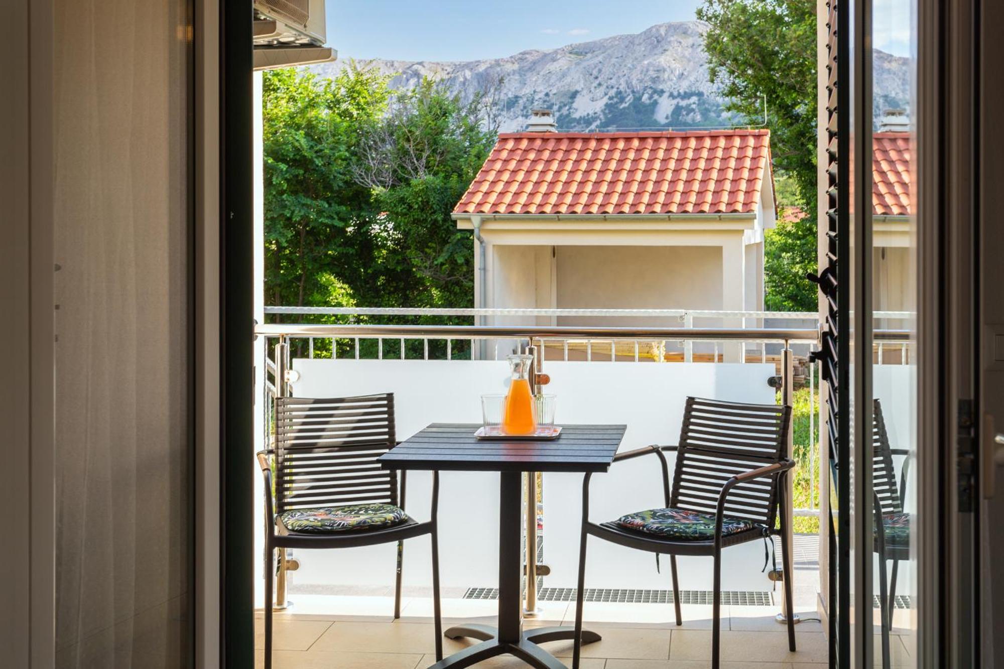 Divine Apartments Baska  Ngoại thất bức ảnh