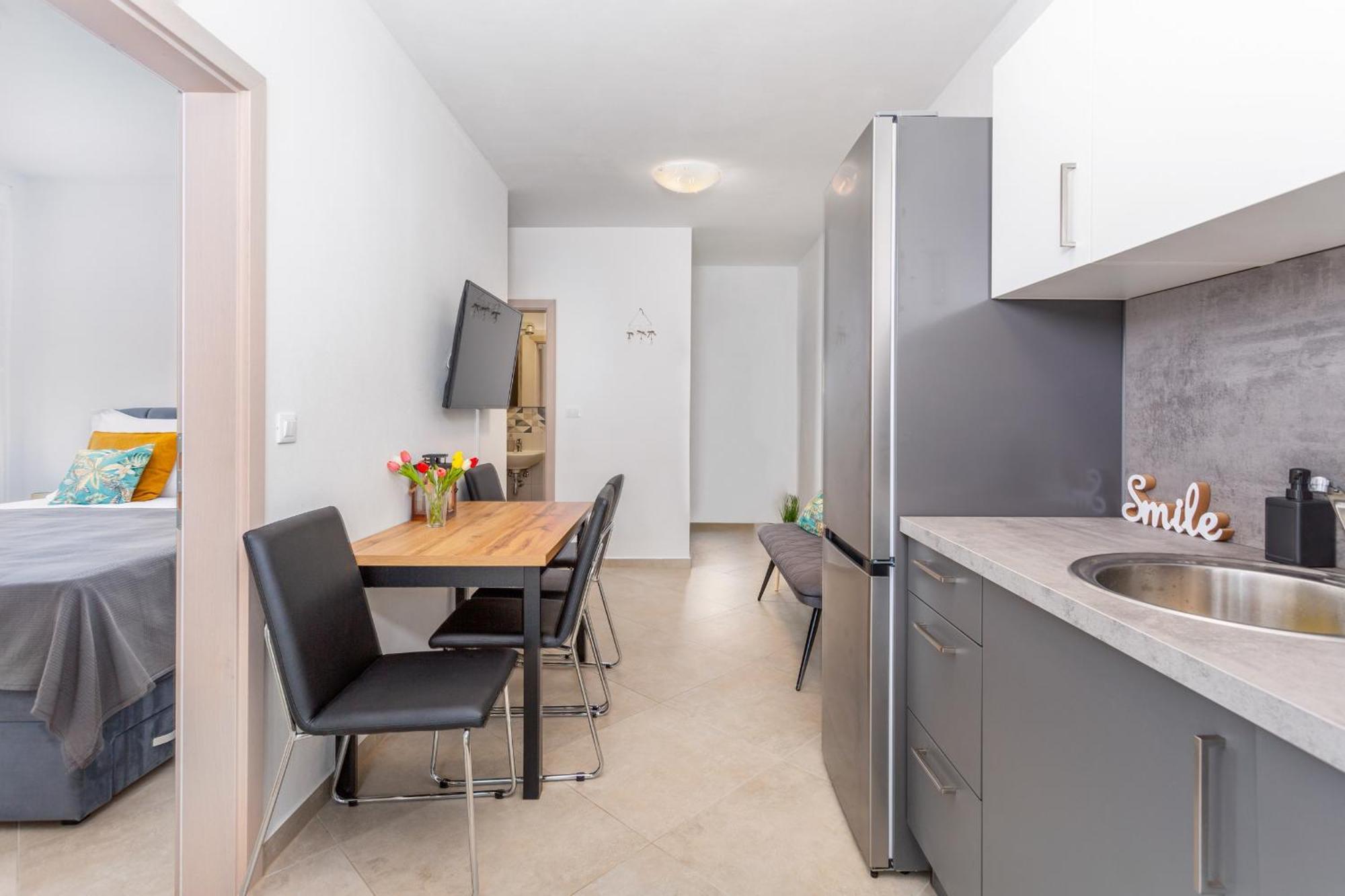 Divine Apartments Baska  Ngoại thất bức ảnh
